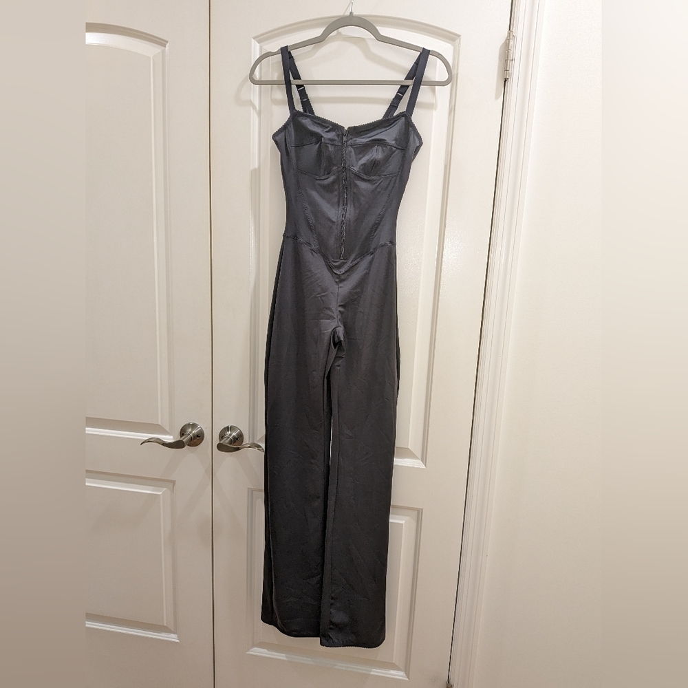 2. NWT SKIMS GLAM CATSUIT - Picture 5 of 9